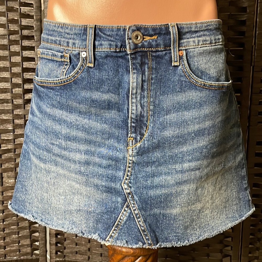 DENIZEN from LEVI’S FRAYED HIGH-RISE DENIM MINI SKIRT